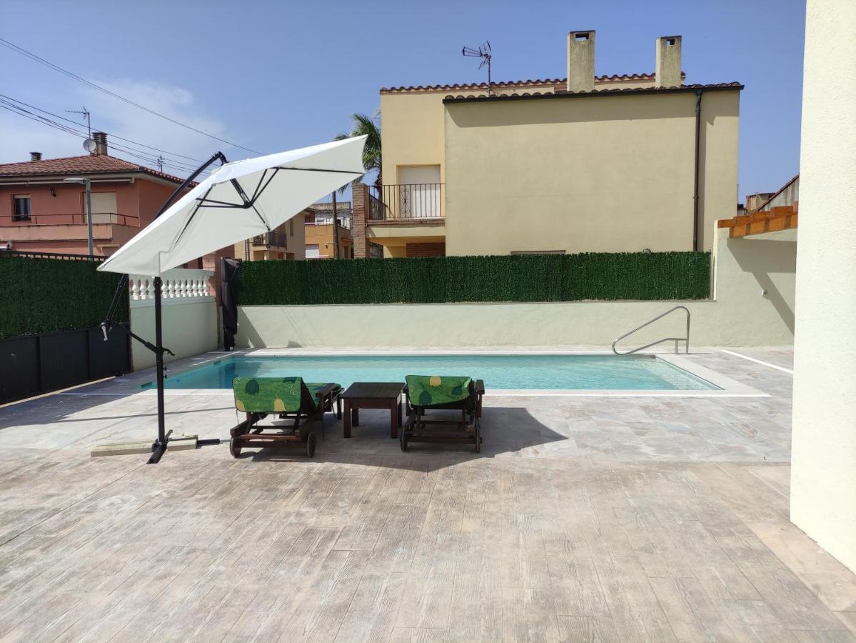 Casa En Emporda Con Piscina Grande Propia Hébergement de vacances Báscara